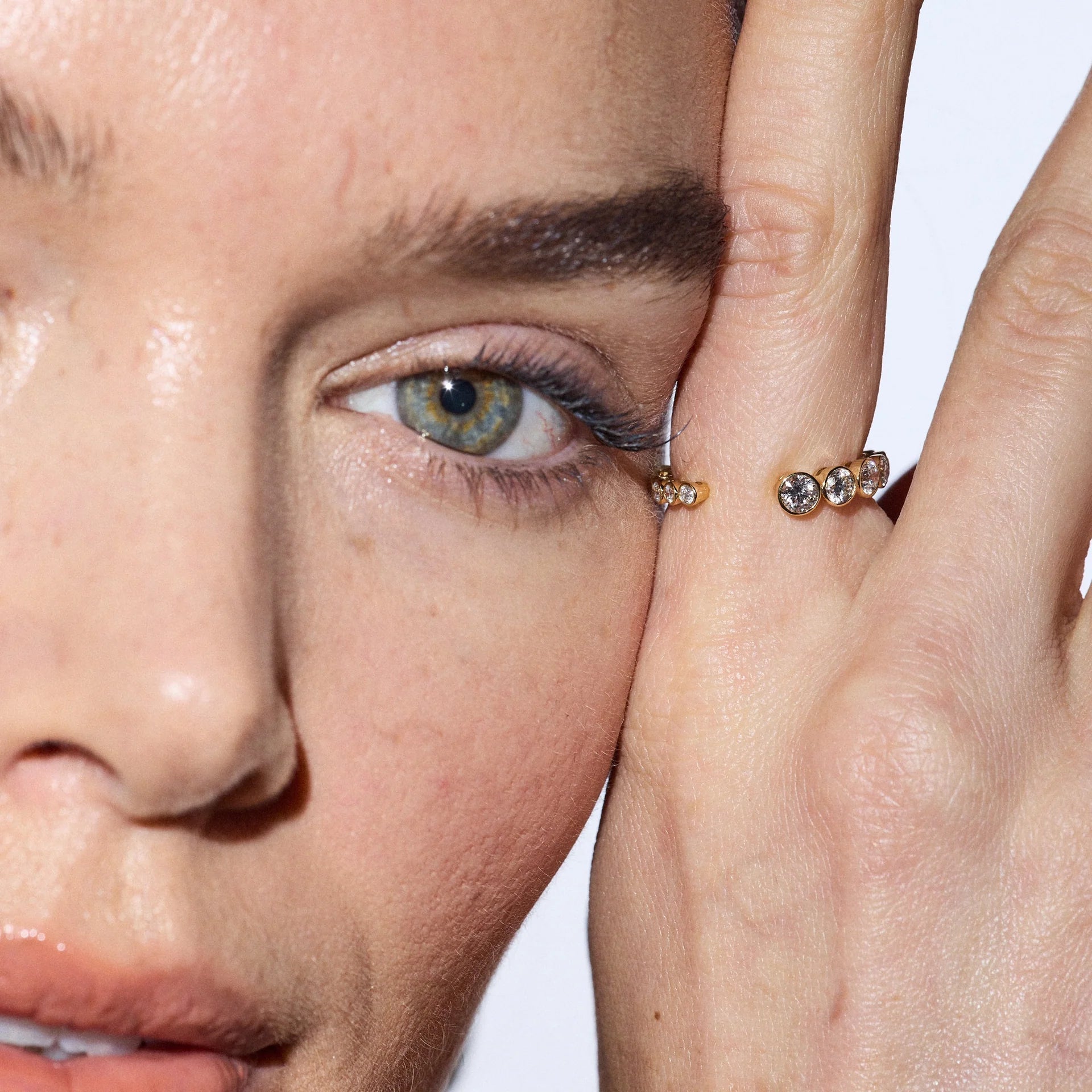 White Diamond Vesper Ring in Yellow Gold