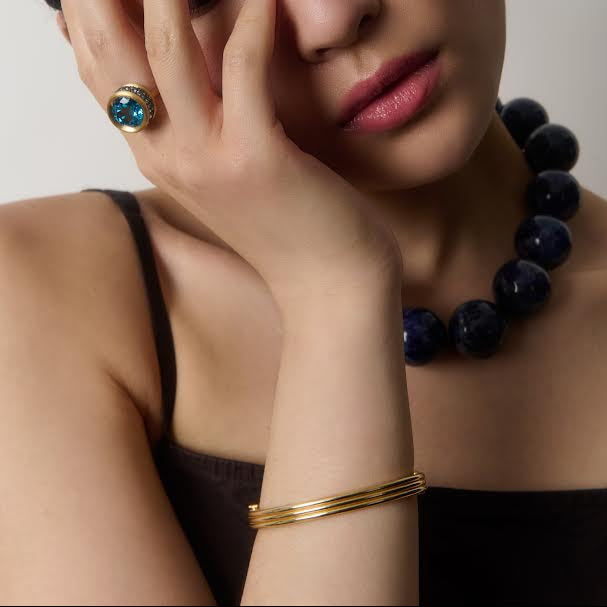 White Diamond Scuba Trio Bangle in Yellow Gold
