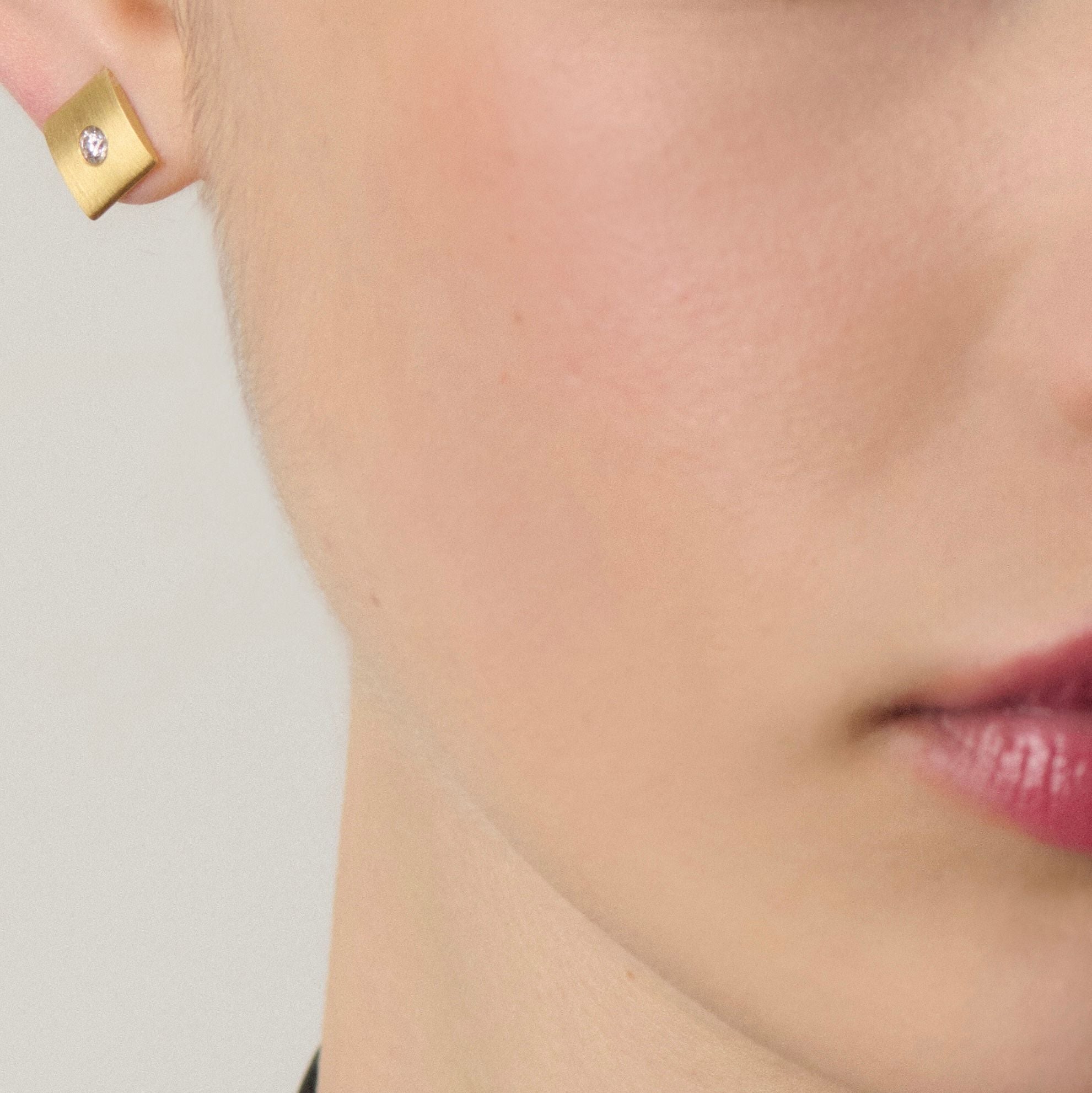 White Diamond Square Stud Earrings in Matte Yellow Gold