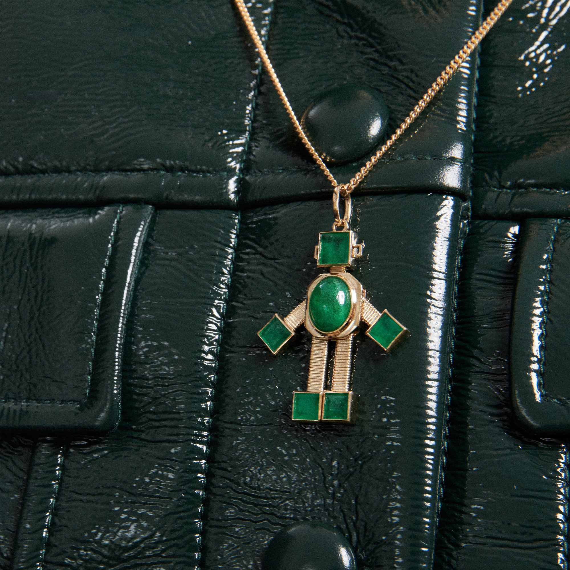 Emerald Reggy Robot Pendant