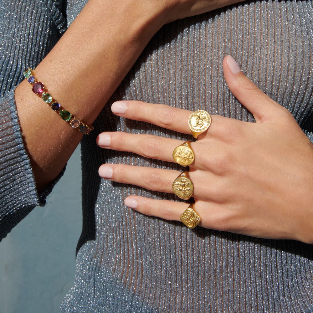 Diamond Niki Signet Ring in Yellow Gold