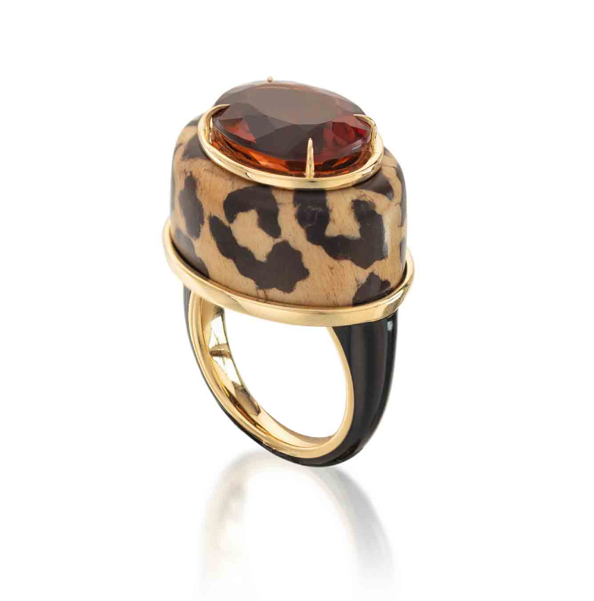 Marquetry ring with cheetah motif and riograndense citrine in yellow gold