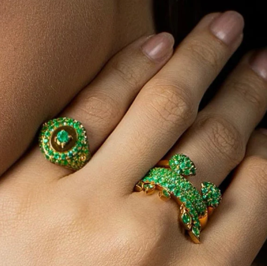 Emerald Signet Ring in Yellow Gold