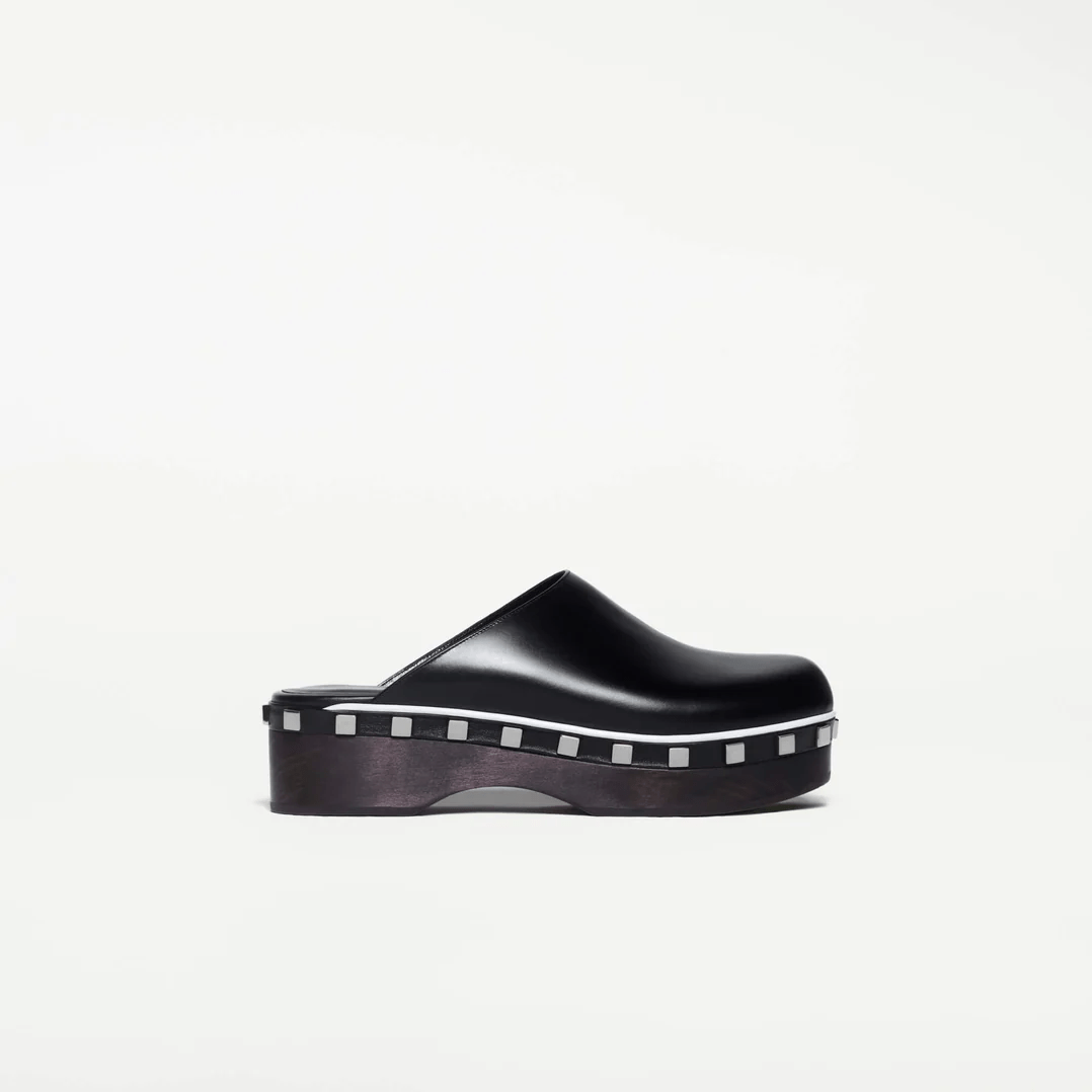 Black Calf Leather Clogs - MUSE Shop