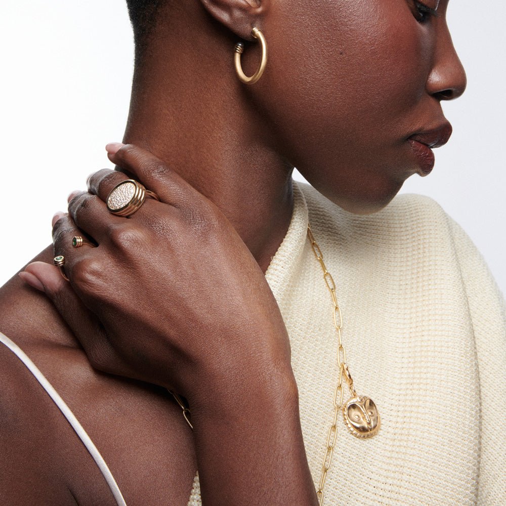 White Diamond Pavé Scuba Ring in Yellow Gold - MUSE Shop