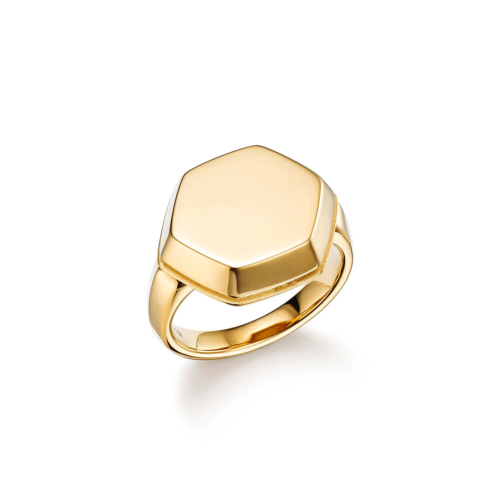 A Futura Sri Ring, a hexagonal-shaped belt ring crafted from 18k yellow gold.
