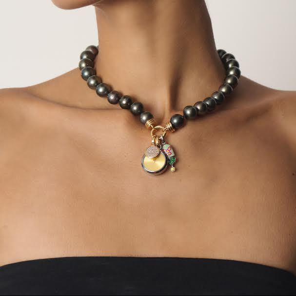 Tahitian Pearl Ancla Necklace in Yellow Gold