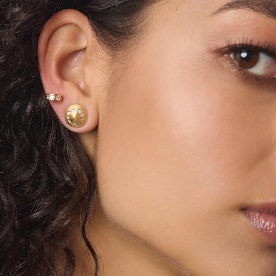 White Diamond Circular Stud Earrings in Yellow Gold