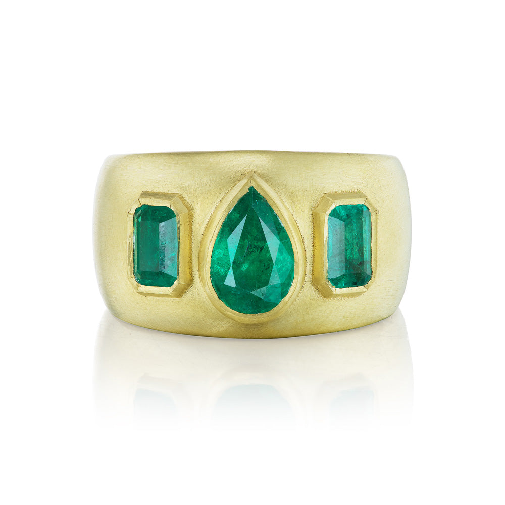 Three Stone Ring Emerald