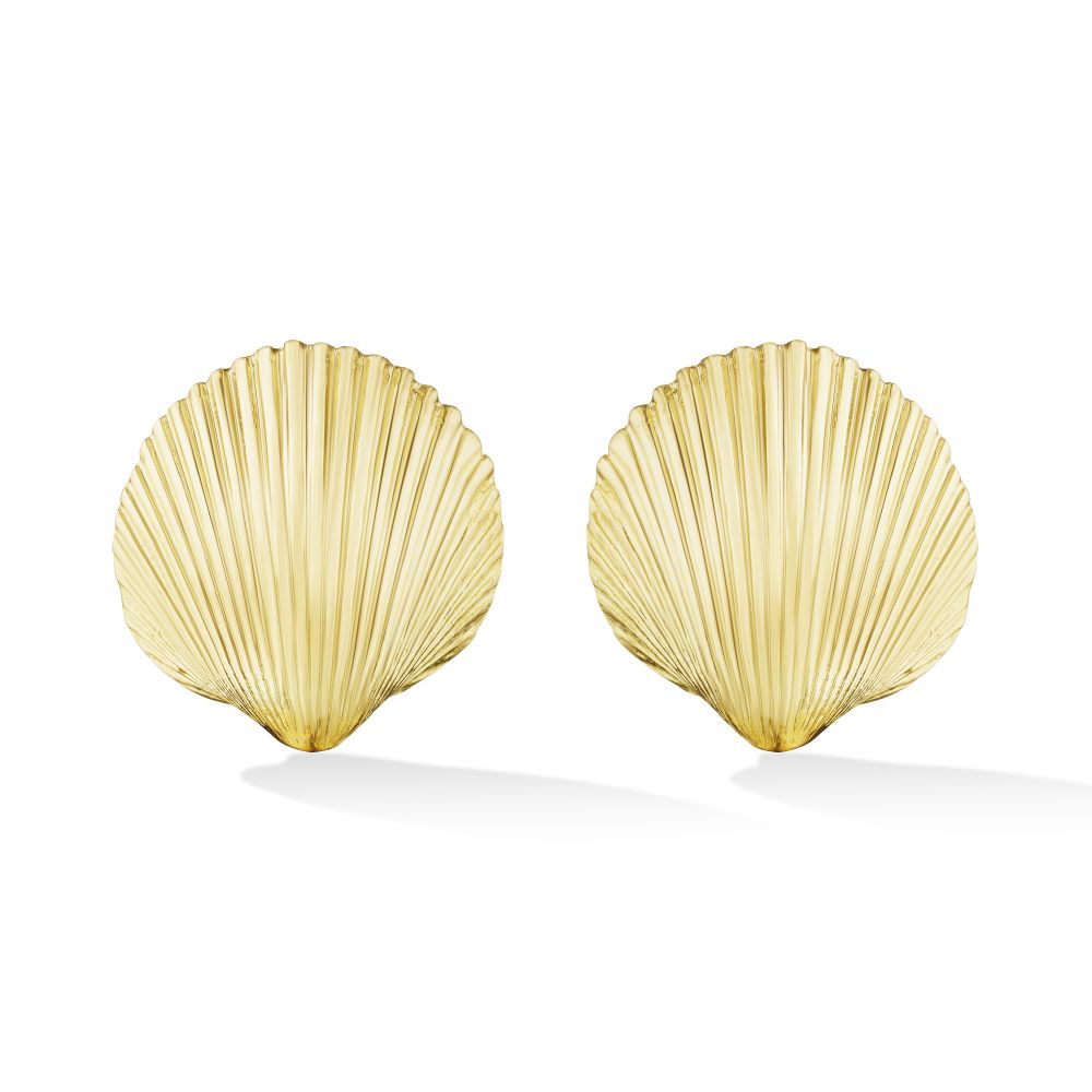 A pair of small Cadar wavy gold-plated shell stud earrings in yellow gold.