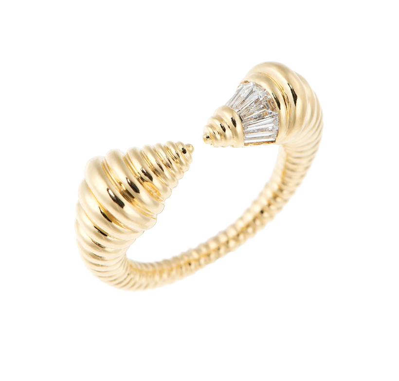 Small Spectrum Ring in Plain Yellow Gold with Diamonds