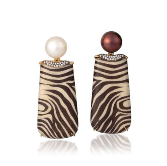 Marquetry earrings with zebra motif and Black and White Pearls in yellow gold