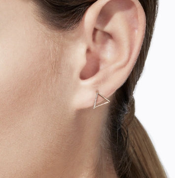 3D Two-Sided Pavè Diamond Triangle Earring 02 in Yellow Gold