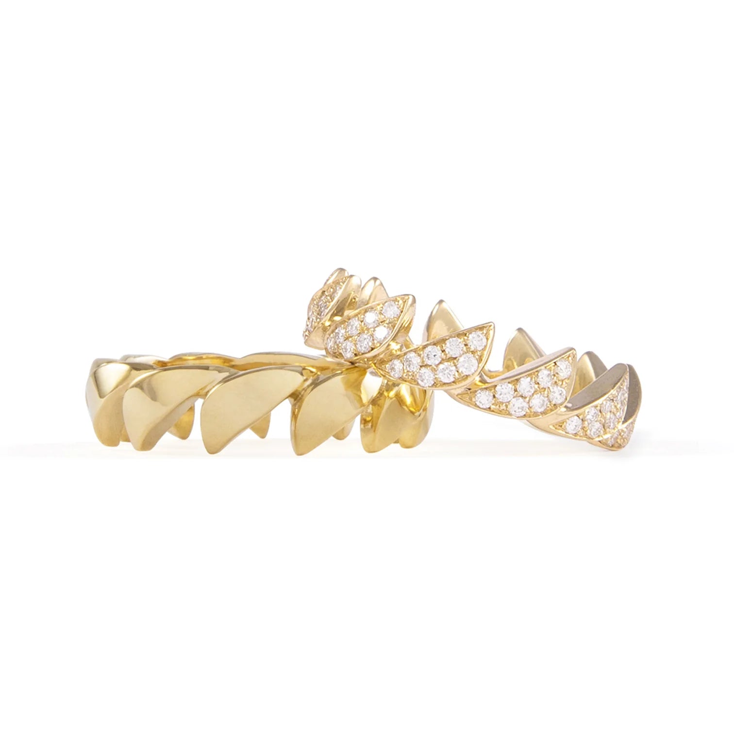 White Diamond Versa Medi Dip Ring in Yellow Gold